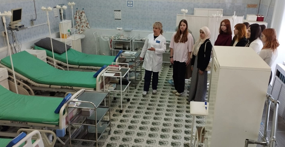 Студенты Ивановского медицинского колледжа познакомились с работой Университетской клиники